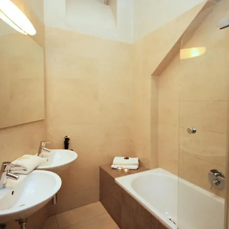 Riverbank-8 *