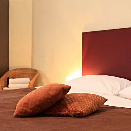 Riverbank-8 * Prague